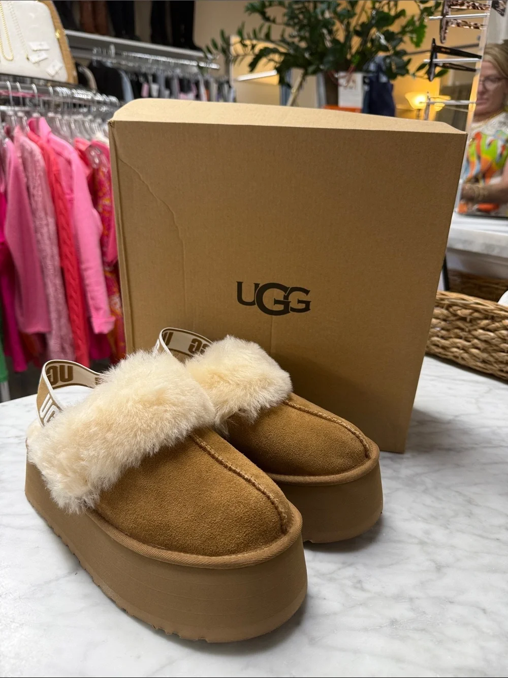 UGG NIB Women's Funkette Platform Suede Slippers in Chestnut Size 9